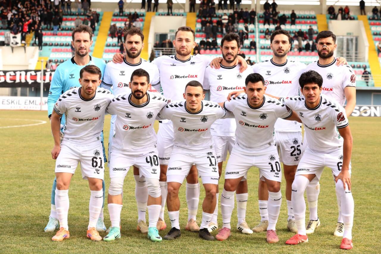 Türkiye İkinci Lig Kırmızı Grup’ta kritik randevu bugün saat 13.00’te