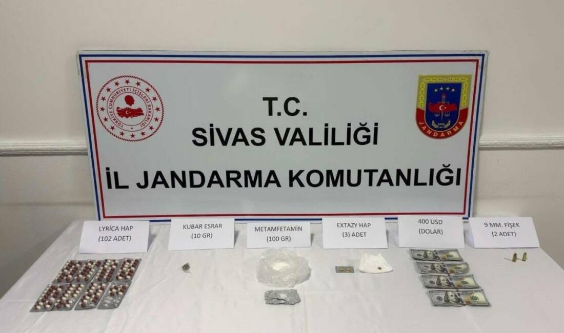 Sivas'ta düzenlenen uyuşturucu operasyonunda gözaltına alınan 3 şüpheli tutuklandı.
