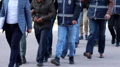  Adana'da 703 bin 43 sentetik ecza ele geçirilen operasyonda gözaltına