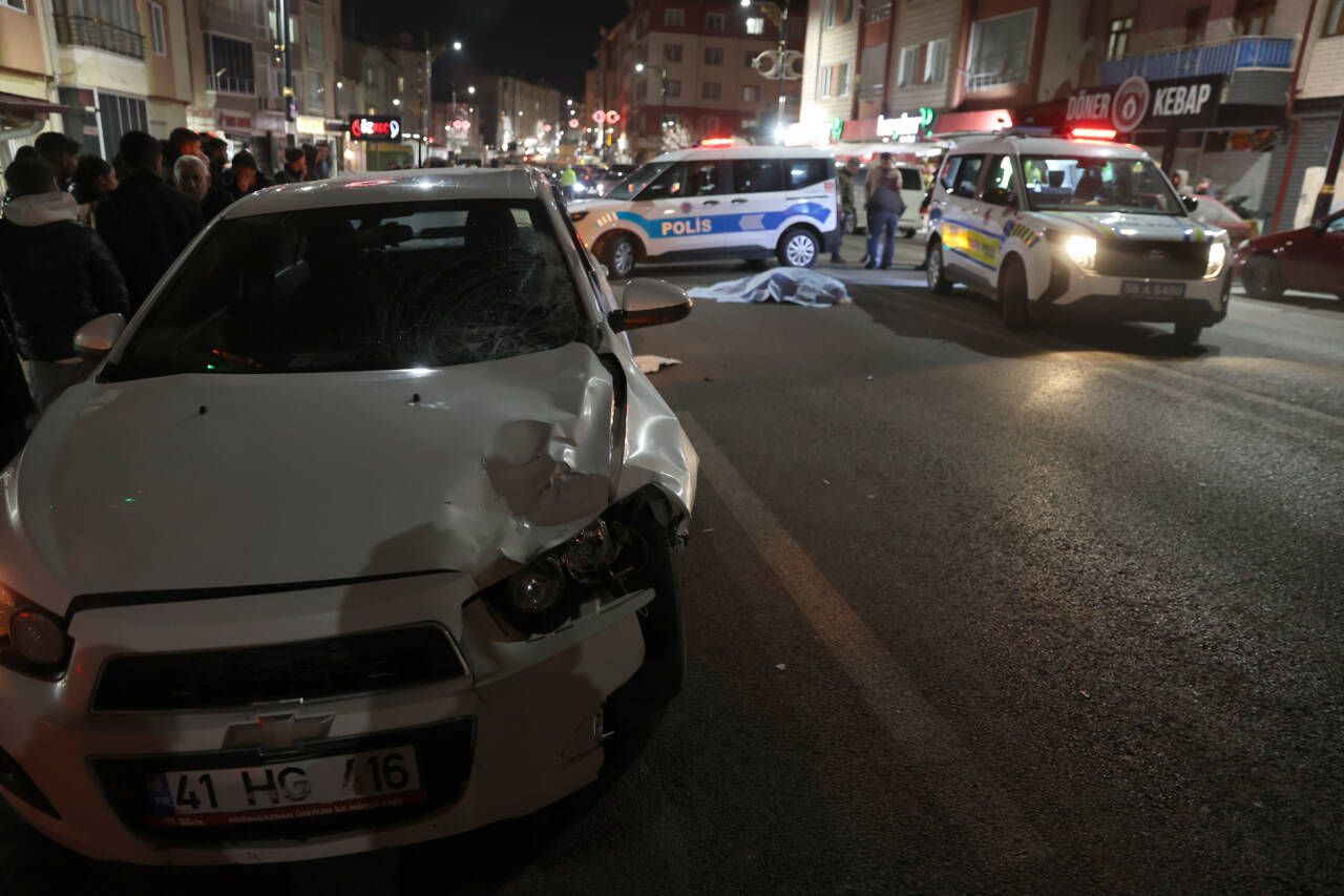 Sivas'ta dün teravihe giderken otomobilin çarpması sonucu kayınvalidenin öldüğü kazada