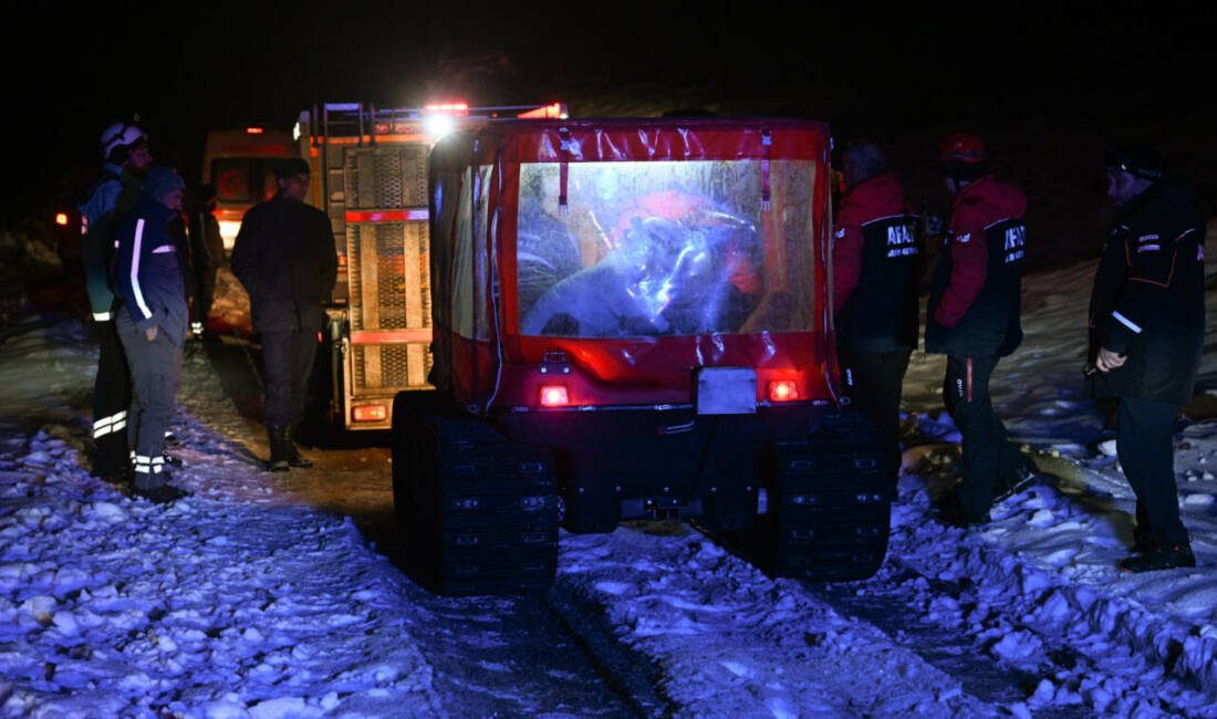 Kayseri'de elektrik arızası için gittikleri arazide mahsur kalan 3 işçi,