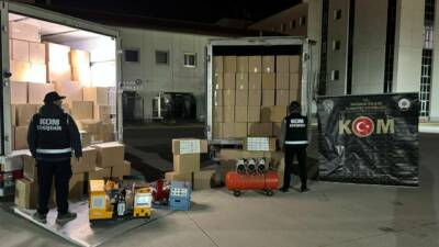 Eskişehir’de düzenlenen operasyonda 5 milyon 860 bin makaron ele geçirildi,