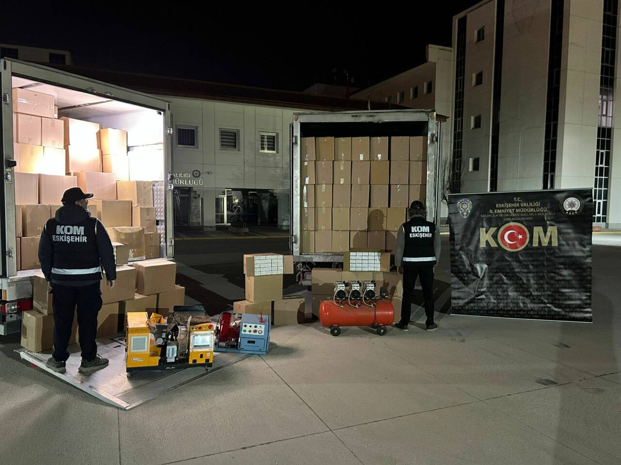 Eskişehir’de düzenlenen operasyonda 5 milyon 860 bin makaron ele geçirildi,
