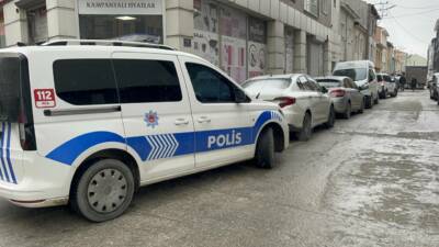 Eskişehir'in Tepebaşı ilçesinde evinin balkonundan düşerek yaralanan kişinin evinde, eşinin