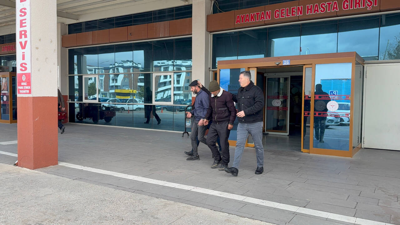 Konya'nın Seydişehir ilçesinde düzenlenen uyuşturucu operasyonunda gözaltına alınan 4 zanlıdan
