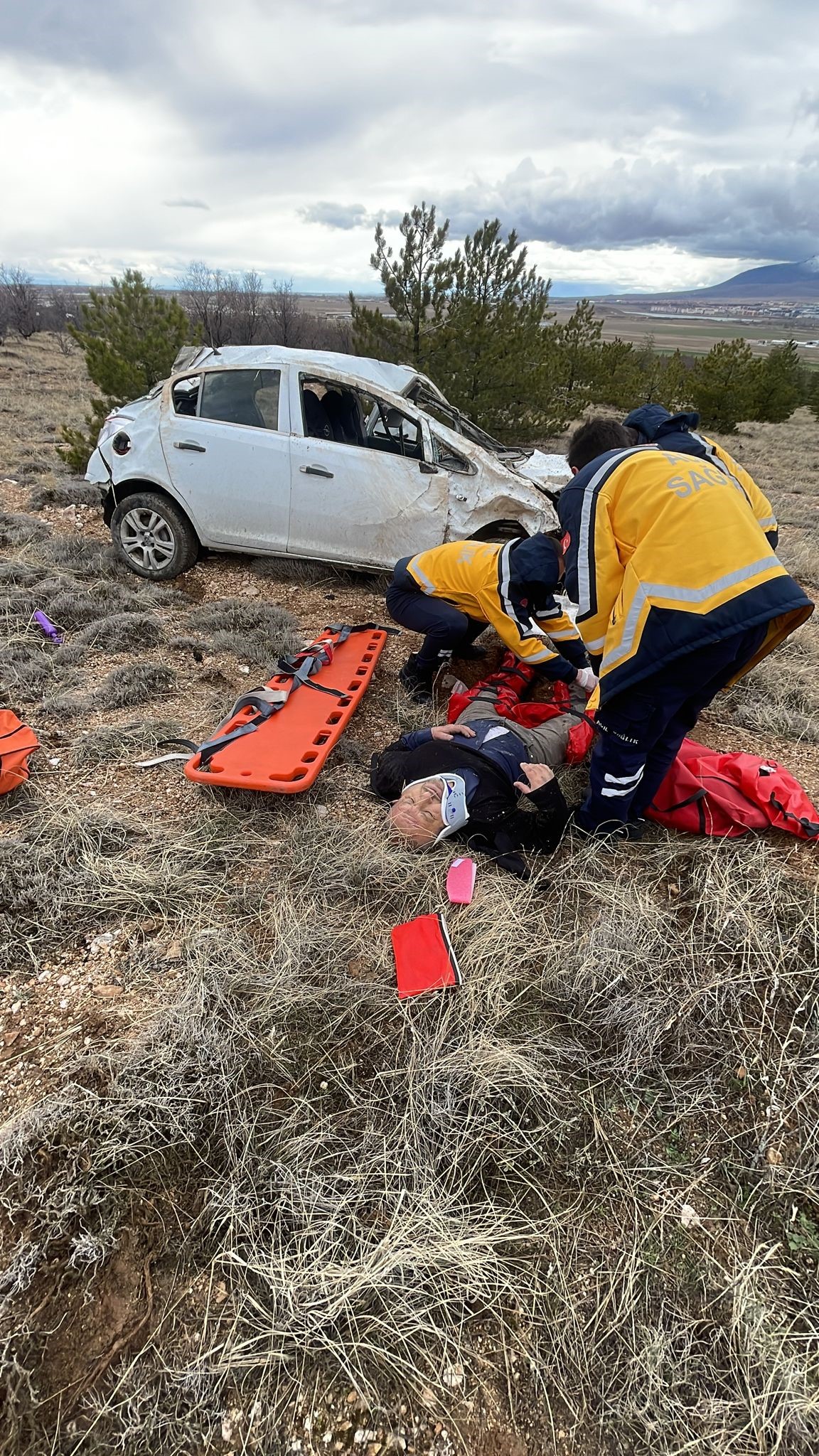Nevşehir’de boşanma aşamasındaki eşini bıçakla ağır yaraladıktan sonra aracıyla kaçan