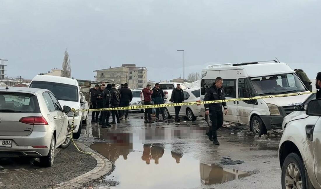Hakkari'nin Yüksekova ilçesinde silahla başından vurulmuş halde bulunan 23 yaşındaki