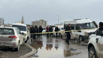 Hakkari'nin Yüksekova ilçesinde silahla başından vurulmuş halde bulunan 23 yaşındaki