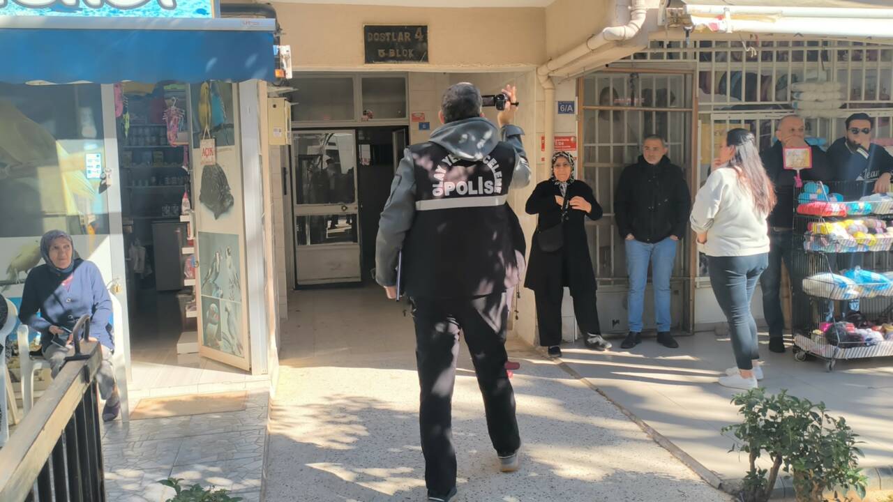 Antalya'da bir şahıs önce birlikte yaşadığı kadını tabancayla öldürdü, ardından