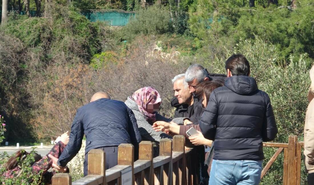 Antalya'da 35 metre yüksekliğindeki falezlere çıkan kadın, yaklaşık 2 saatlik