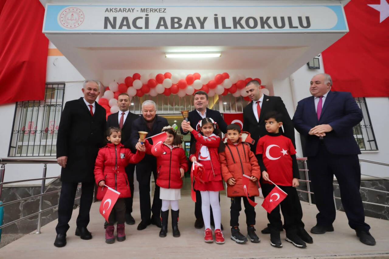Aksaray’da “İlk Dersimiz Bayrak Sevgisi” etkinliği kapsamında Naci Abay İlkokulu