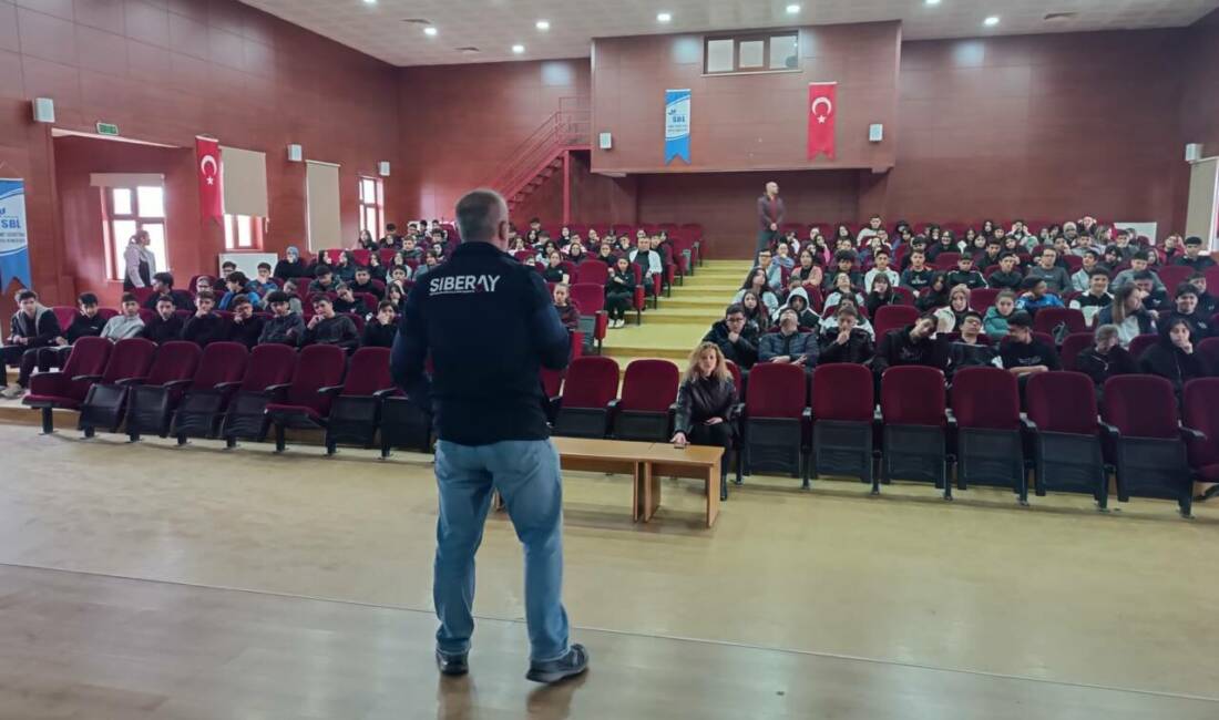 SİBERAY programı kapsamında Aksaray’da öğrenciler, öğretmenler ve vatandaşlara güvenli internet,