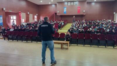 SİBERAY programı kapsamında Aksaray’da öğrenciler, öğretmenler ve vatandaşlara güvenli internet,