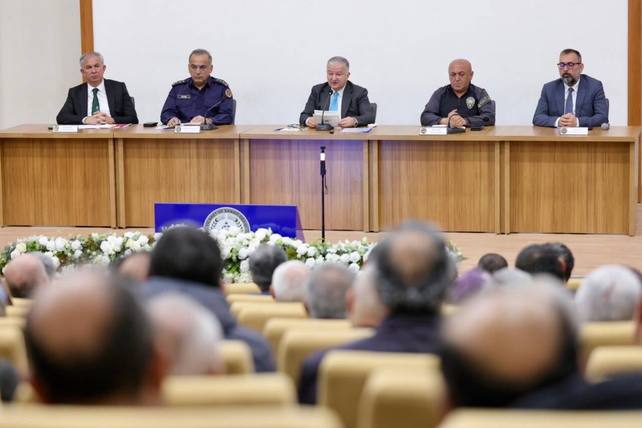 Aksaray Valisi Murat Duru başkanlığında düzenlenen Okul Güvenliği Toplantısı’nda ikinci
