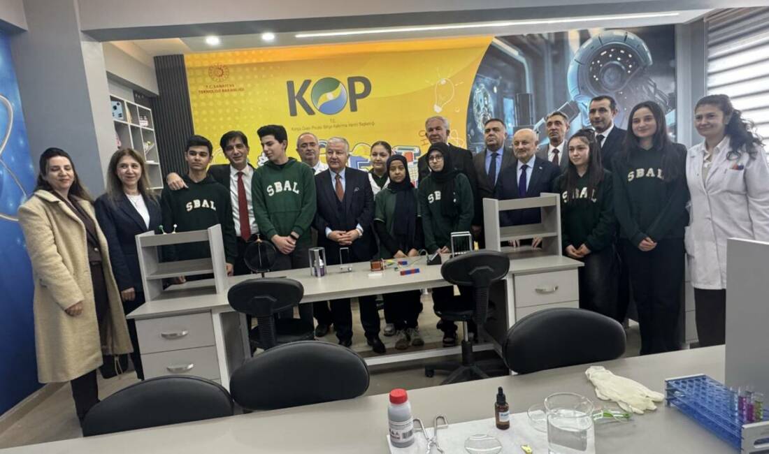 Aksaray Somuncubaba Anadolu Lisesi’ne kazandırılan 6 gelişim atölyesi törenle açıldı;