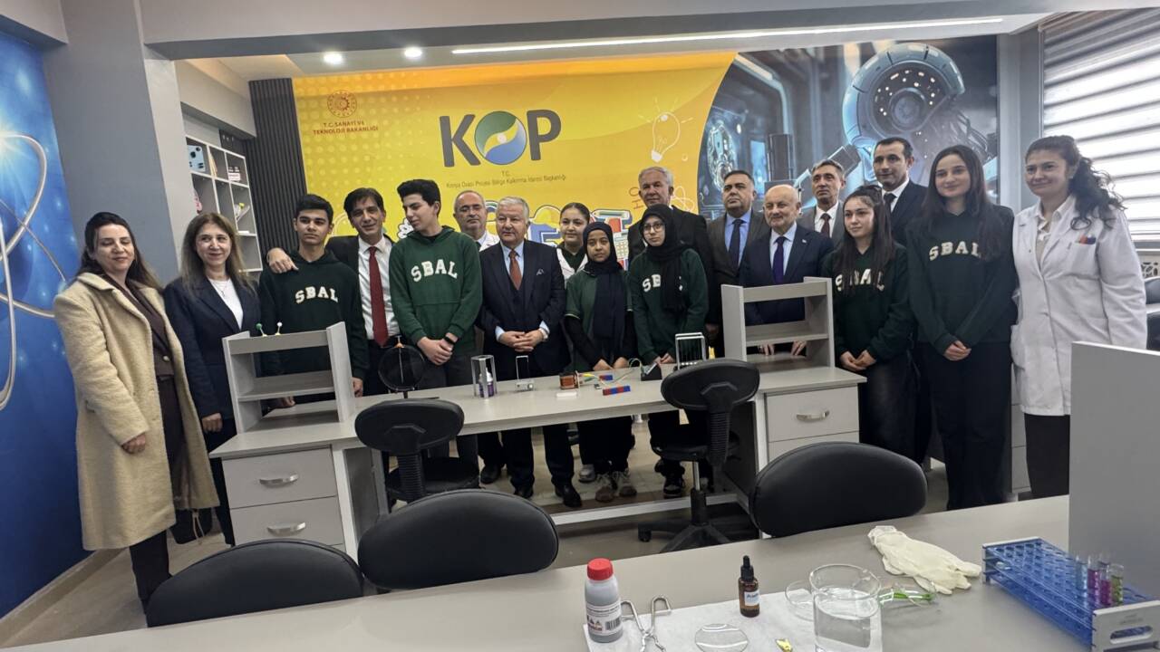 Aksaray Somuncubaba Anadolu Lisesi’ne kazandırılan 6 gelişim atölyesi törenle açıldı;