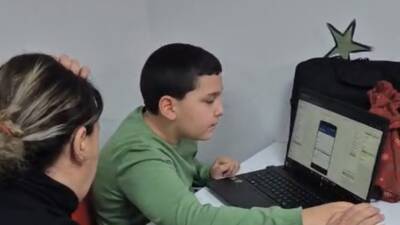Altınok Bilişim Sanat Akademisi’nde eğitim alan çocuklar, 3D tasarım ve
