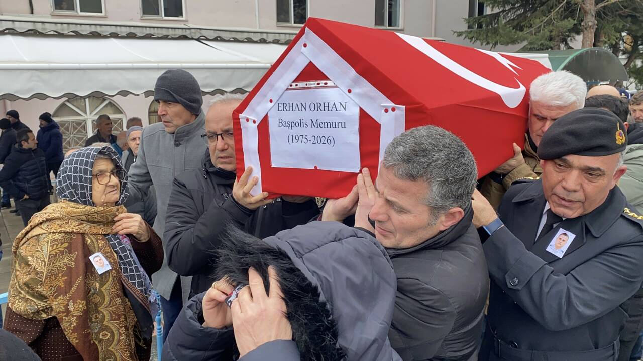 Tunceli İl Emniyet Müdürlüğü Asayiş Şube Müdürlüğü'nde görevli Kıdemli Başpolis