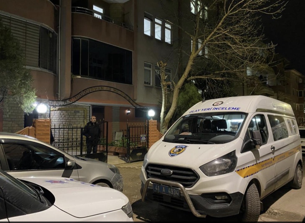 Kocaeli'nin Körfez ilçesinde yatalak annesine yemek hazırladığı sırada mutfakta yere