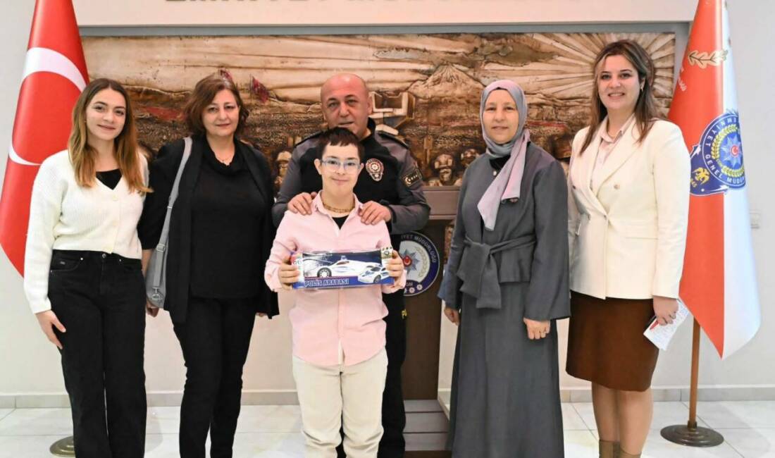 Aksaray İl Emniyet Müdürlüğünde gerçekleşen anlamlı buluşmada, Down Sendromlular Derneği