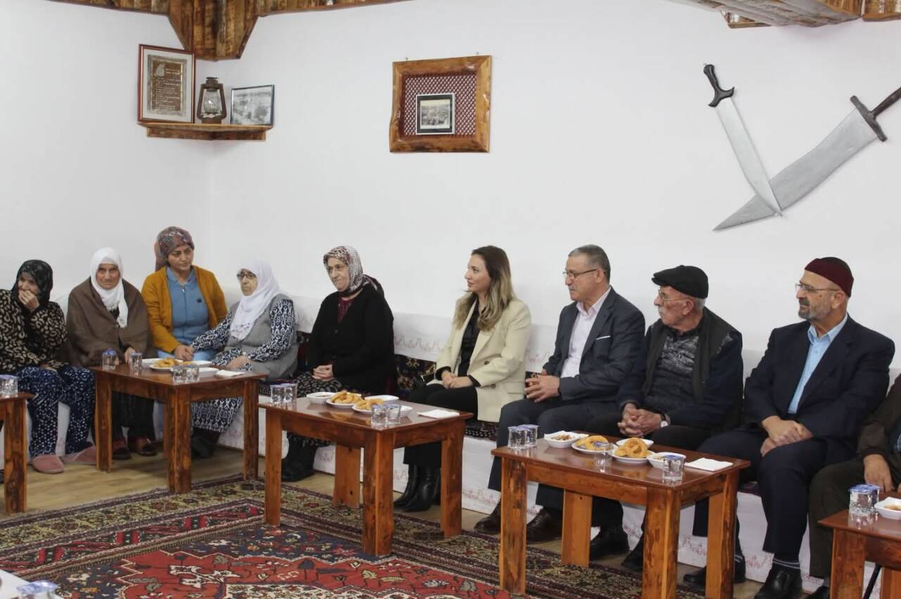 Aksaray Aile ve Sosyal Hizmetler İl Müdürlüğü tarafından huzurevinde anlamlı