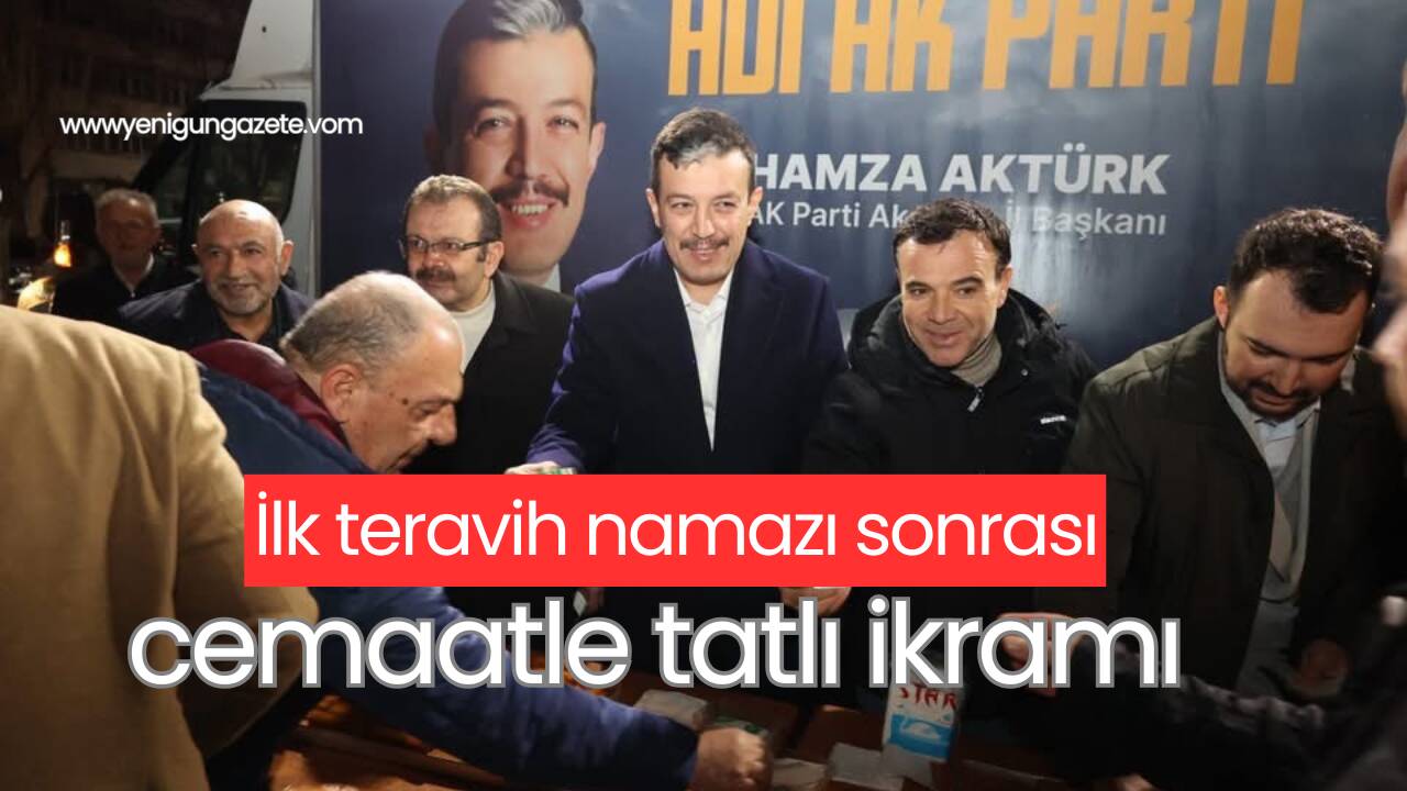Ramazan’ın ilk günlerinde teravih namazı sonrası cami çıkışında vatandaşlara tatlı