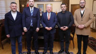 Aksaray Müteahhitler Birliği Başkanı Fatih Güneş ve beraberindeki birlik üyeleri,