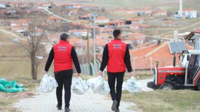 Ramazan ayı kapsamında köylerde pide dağıtımı gerçekleştirildi. Nurgöz, Boyalı ve