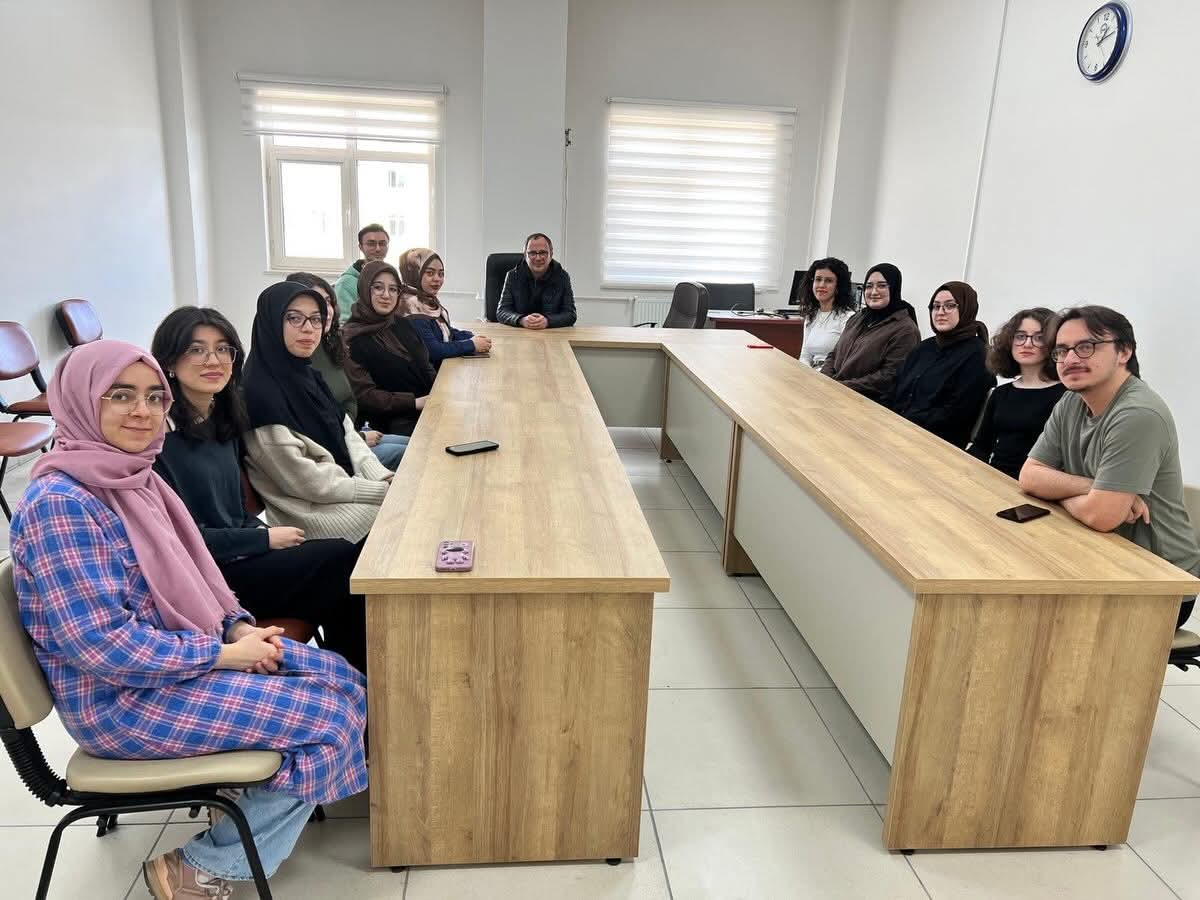 Aksaray Üniversitesi Tıp Fakültesi’nde akademik danışmanlık süreci hem bireysel görüşmeler
