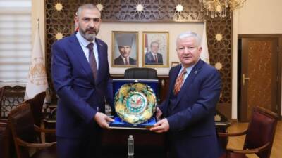 MÜSİAD Aksaray Başkanı Av. Sefa Göktaş ve yönetimi, Aksaray Valisi