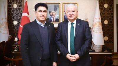 Aksaray’ın hayırsever iş insanı Hasan Demir, Vali Murat Duru’yu ziyaret
