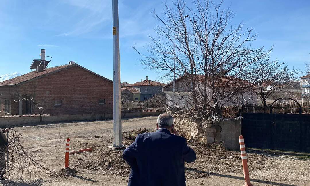 Gülağaç Belediye Başkanı Doğan Başbuğ, yapımı devam eden Gülağaç–Güzelyurt arası