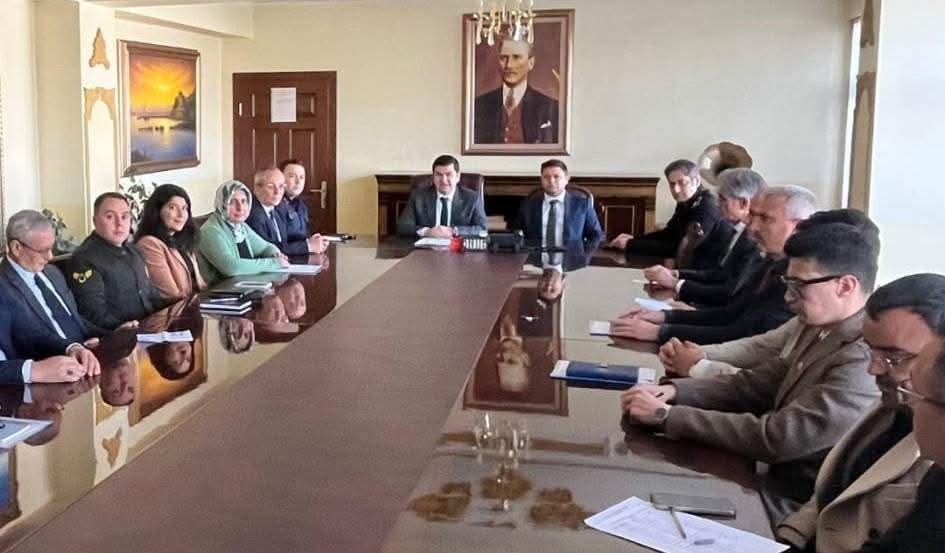 Ortaköy’de düzenlenen İlçe İdare Şube Başkanları toplantısında, kamu hizmetlerinde gelinen