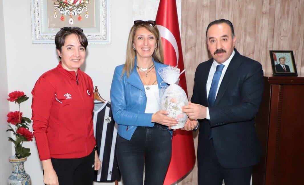 Türkiye Badminton Federasyonu Disiplin Kurulu Başkanı Gamze Kurban ile milli