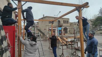 Güzelyurt Belediyesince yürütülen Çarşı Meydanı Düzenleme Projesi kapsamında, belediye personeli