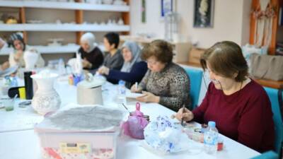 Aksaray Belediyesi tarafından yürütülen AKMEK kursları, kadınların özgüven kazanmasına, mesleki