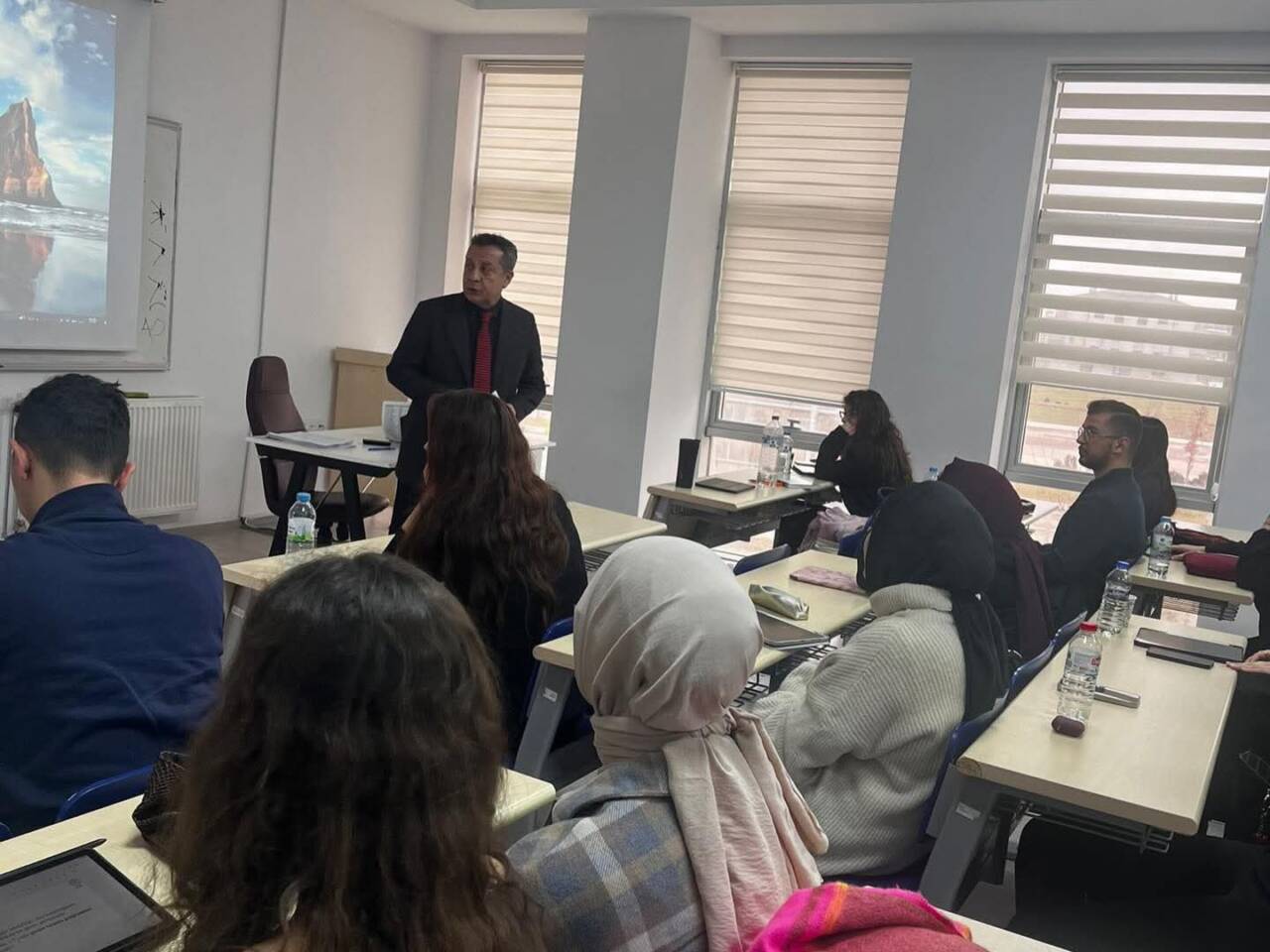 Aksaray Üniversitesi Tıp Fakültesinde düzenlenen programla ŞİFA Merkezi tanıtıldı. Merkez,
