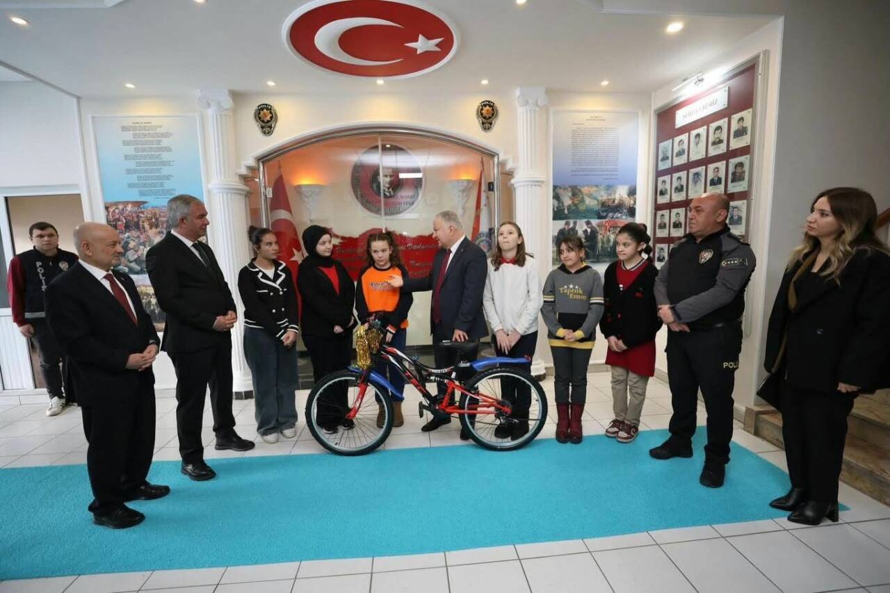 Aksaray’da emniyet ve eğitimin ortak yürüttüğü ÇOGEP yarışmalarında dereceye giren