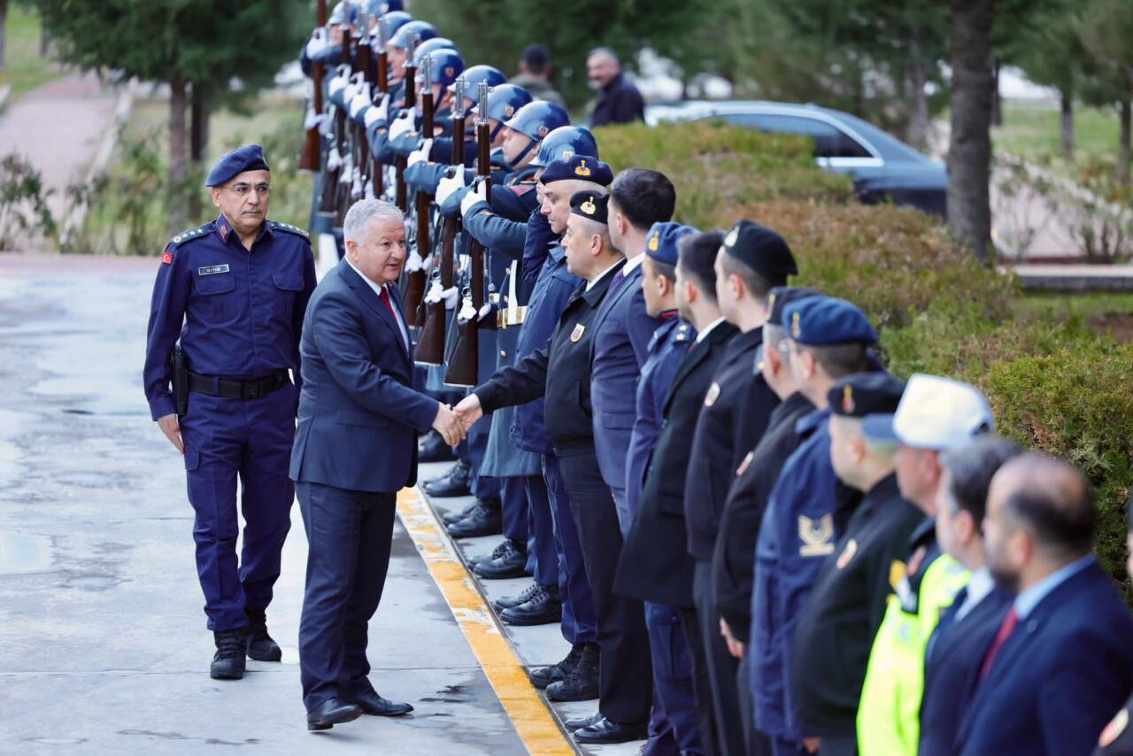 Aksaray Valisi Murat Duru, İl Jandarma Komutanlığına gerçekleştirdiği ziyarette yürütülen