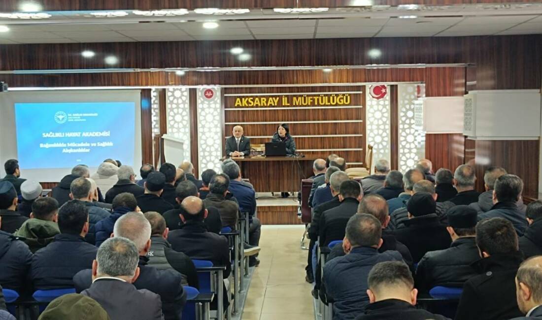Aksaray Müftülüğünde görev yapan din görevlilerine yönelik programda sigara bırakma