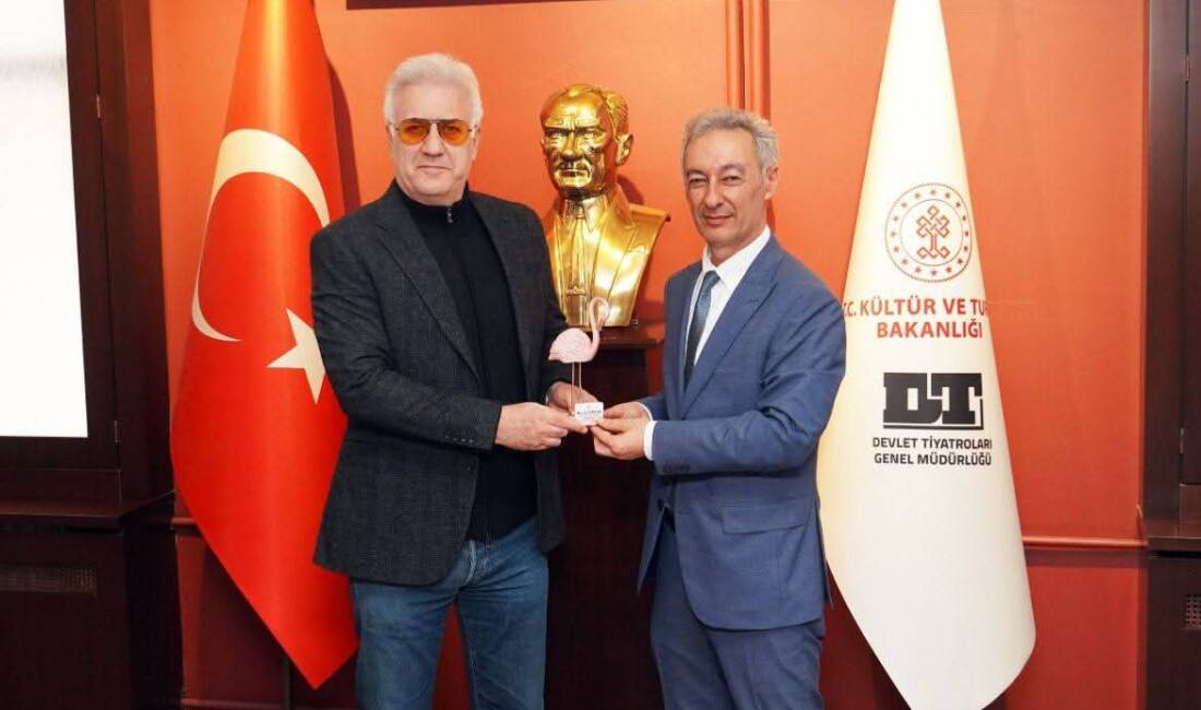 Eskil Belediye Başkanı Mustafa Zavlak, Devlet Tiyatroları Genel Müdürü Tamer