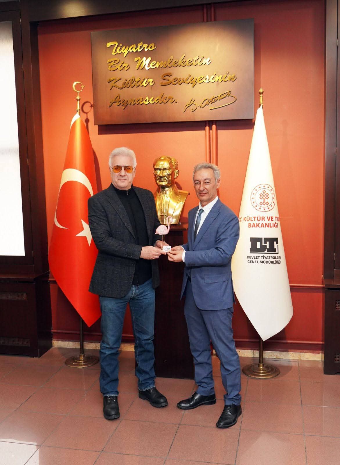 Eskil Belediye Başkanı Mustafa Zavlak, Devlet Tiyatroları Genel Müdürü Tamer