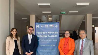 Aksaray Üniversitesi ev sahipliğinde düzenlenen “Yerelden Küresele Geleceği Kurmak” panelinde,