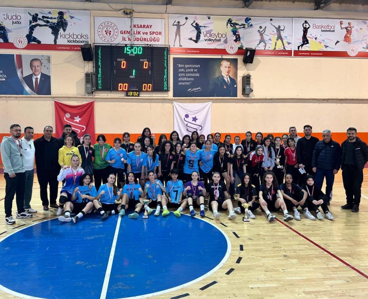Aksaray’da düzenlenen Okul Sporları Gençler A Futsal İl Birinciliği tamamlandı;