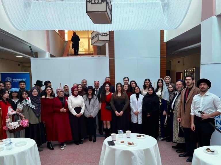 Aksaray’da ÜNİDES destekli festivalde Türk ve dünya edebiyatının roman kahramanları