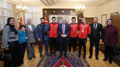 Bulgaristan’daki Avrupa şampiyonluklarıyla tarih yazan Aksaraylı milli sporcular, Aksaray Valisi