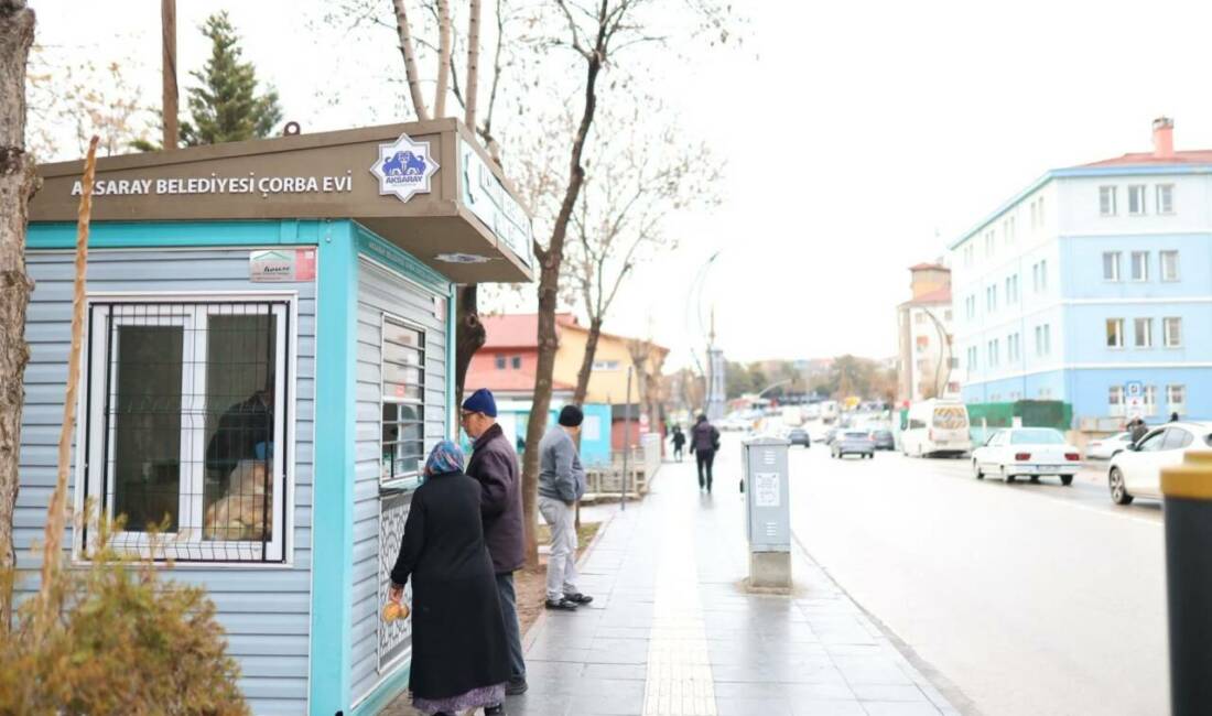 Aksaray Belediyesi, soğuk ve yağışlı günlerde vatandaşlara destek olmak amacıyla