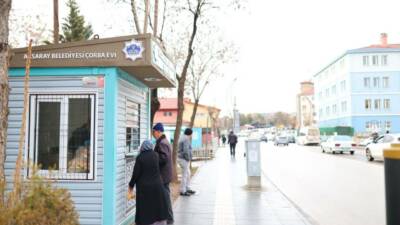 Aksaray Belediyesi, soğuk ve yağışlı günlerde vatandaşlara destek olmak amacıyla