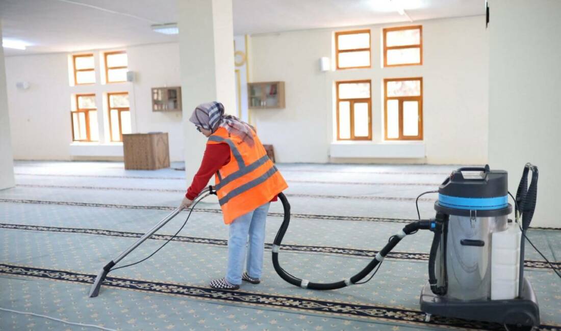 Aksaray Belediyesi, Ramazan Ayı öncesinde ibadethanelerde kapsamlı temizlik çalışması başlattı.