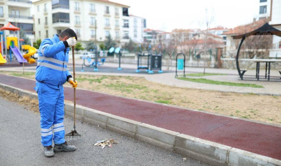 Aksaray Belediyesi, kent genelinde sürdürülen çevre düzeni çalışmaları kapsamında Hasas